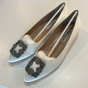 Manolo Blahnik Hangisi Satin Flat - White, Size: 40